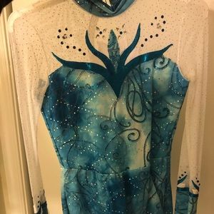 Gymnastics leotard for young girls